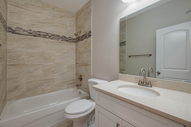 Building Photo - 1029 Oak Hammock