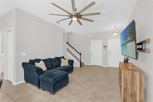 Building Photo - 2480 Seven Oaks Dr