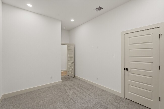 Building Photo - 9819 Turnbow St