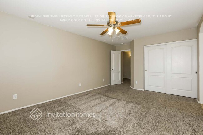 Building Photo - 1618 E Daniella Dr