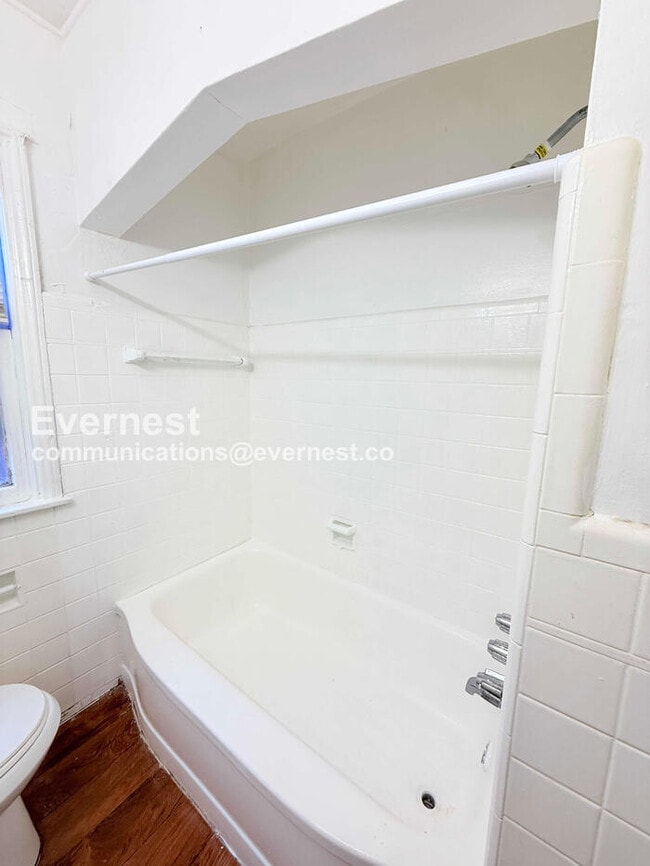 Building Photo - 10747 Roxbury St