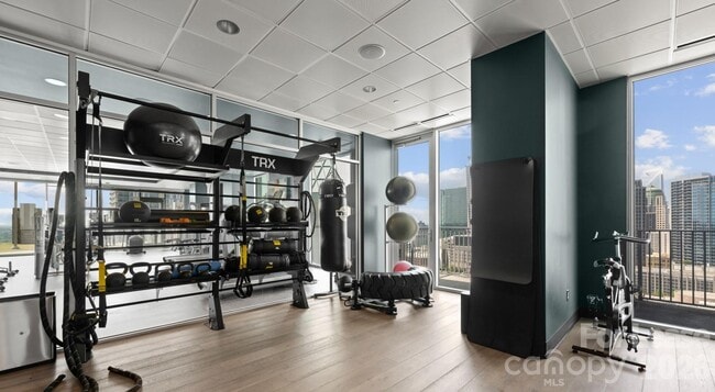 Building Photo - 640 N Church St