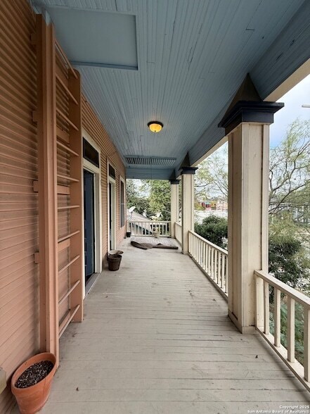 Building Photo - 210 Eleanor Ave