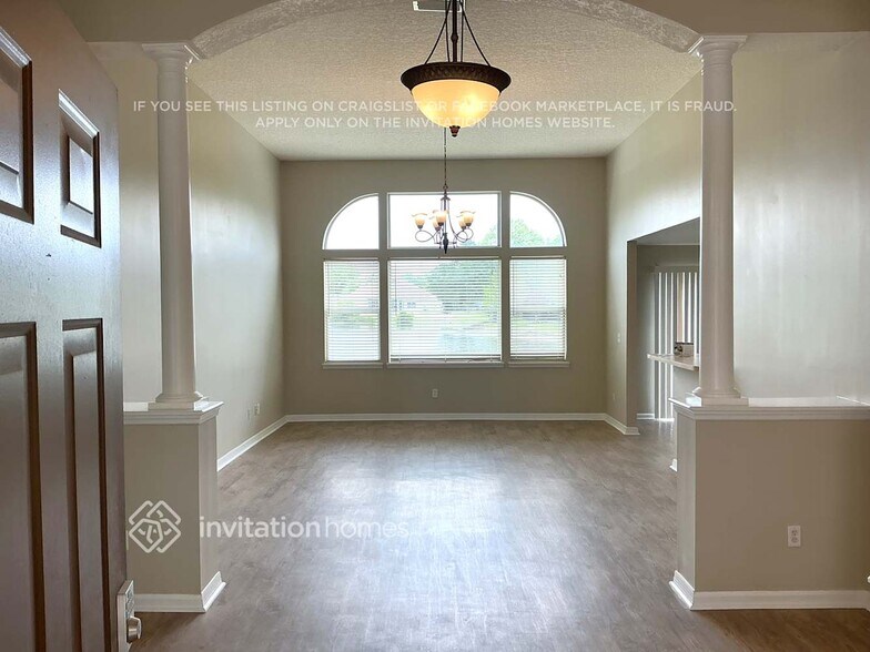 Building Photo - 12766 Dunns View Dr