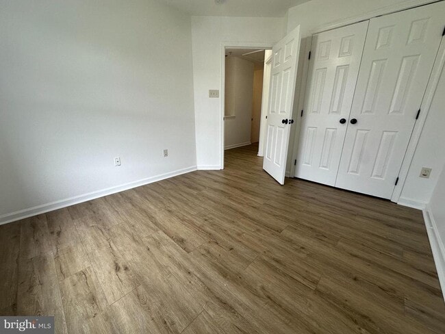 Building Photo - 1327 Lewis Ln