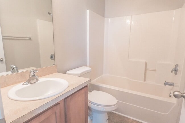 Building Photo - Coming Available