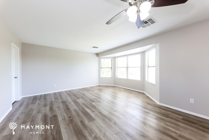 Building Photo - 14933 W Columbine Dr