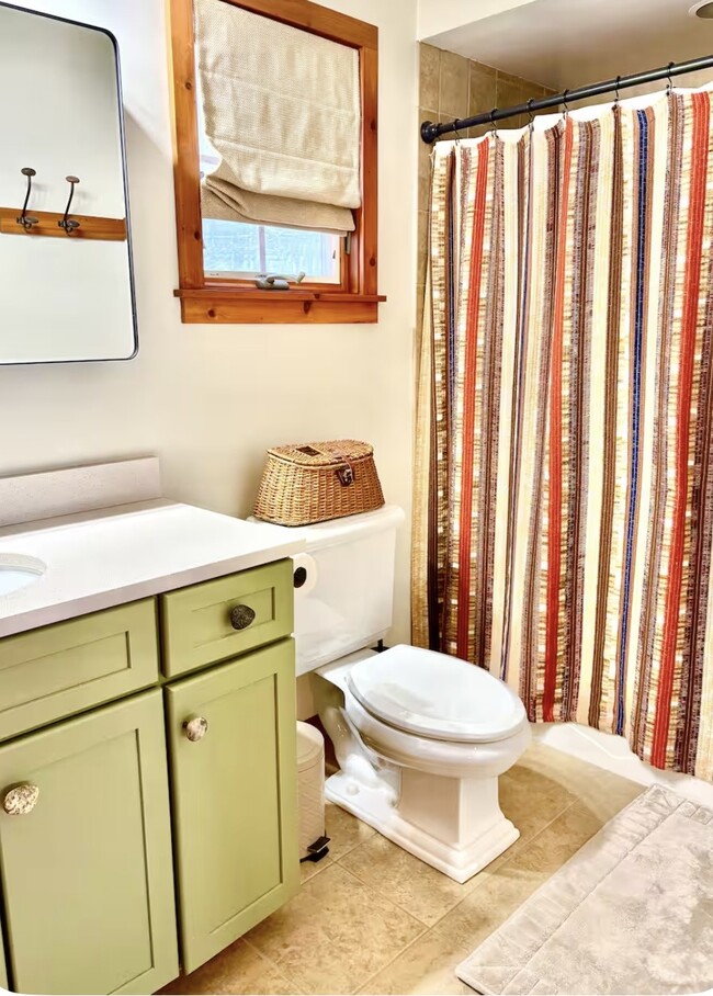 Building Photo - 239 Leonard Ct