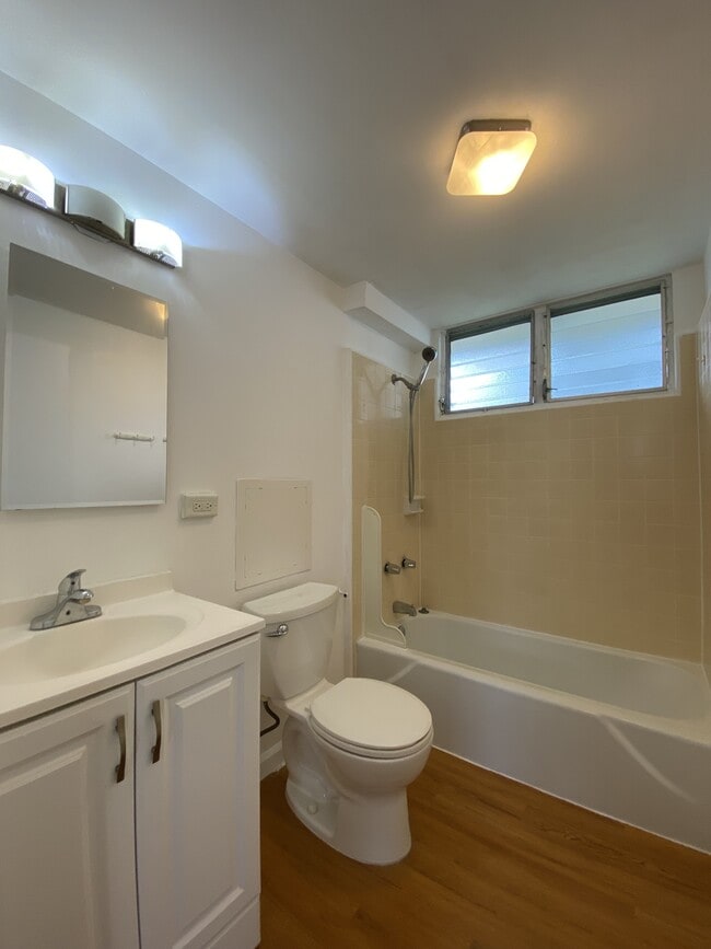 Building Photo - 2752 Kahoaloha Ln