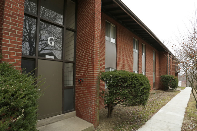 Building Photo - Northern Pike Garden Apartments