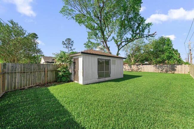 Building Photo - 6022 Willowbend Blvd