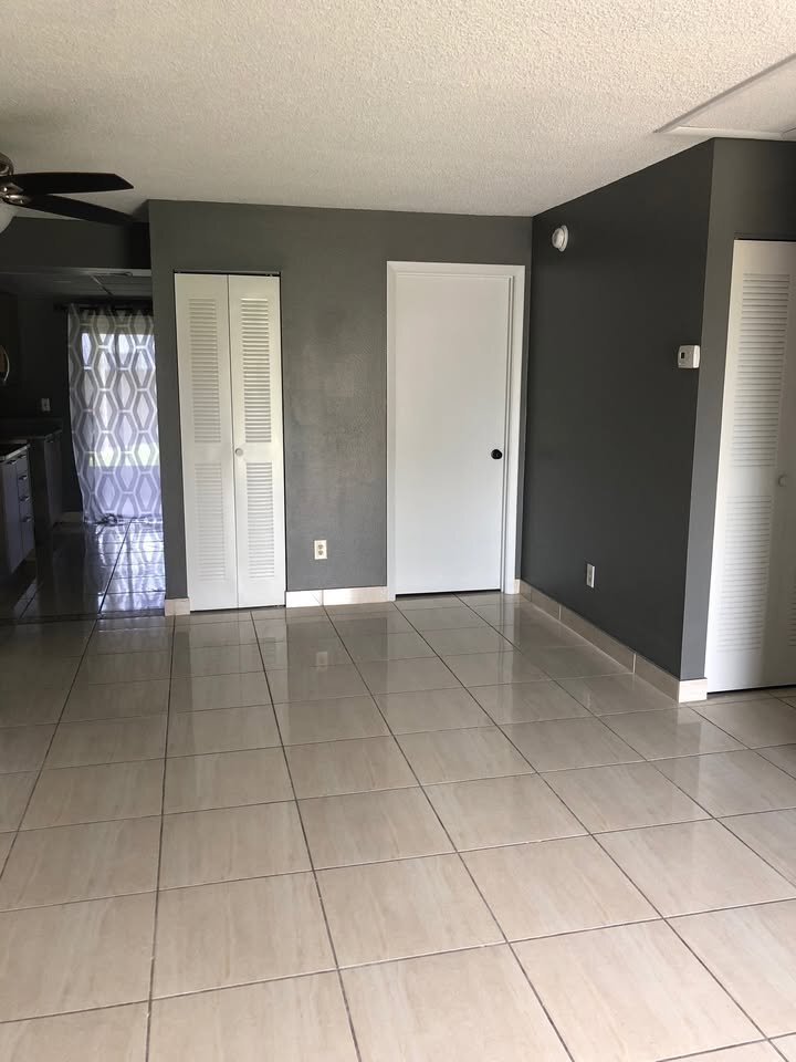 Building Photo - 43 Las Palmas Way