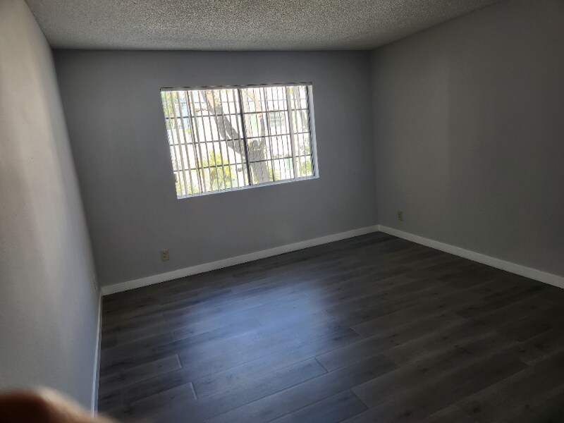 Building Photo - 755 N Sweetzer Ave