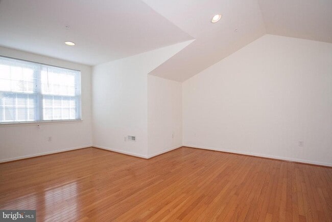 Building Photo - 9759 Bon Haven Ln