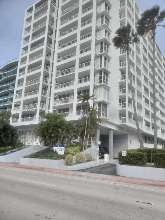 Primary Photo - 9341 Collins Ave