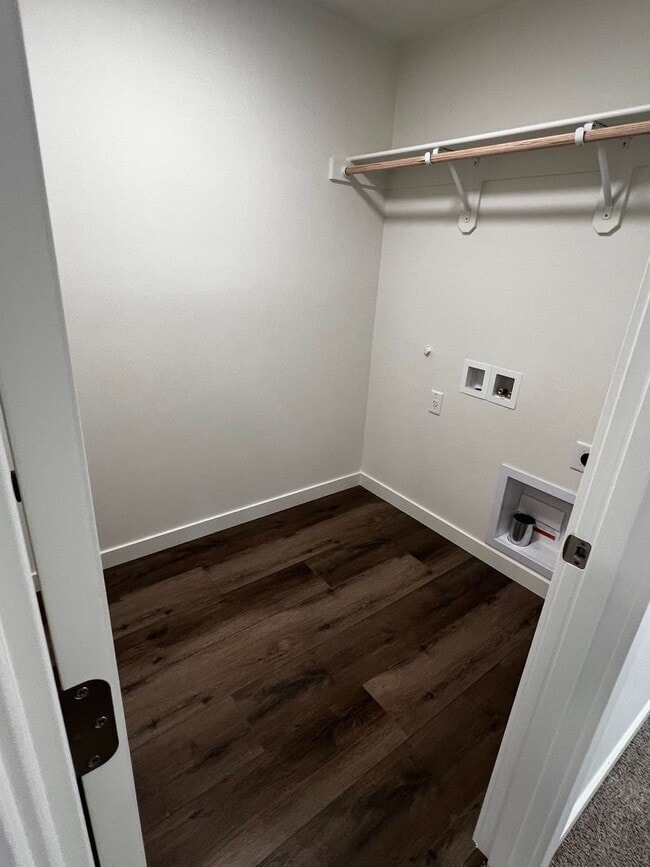 Building Photo - 3641 E Amazon Dr