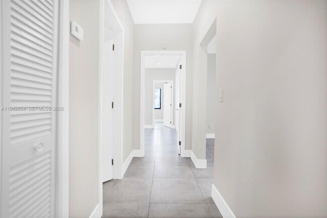 Building Photo - 1744 SW 22nd Terrace