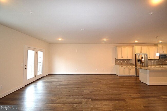 Building Photo - 44878 Tiverton Sq