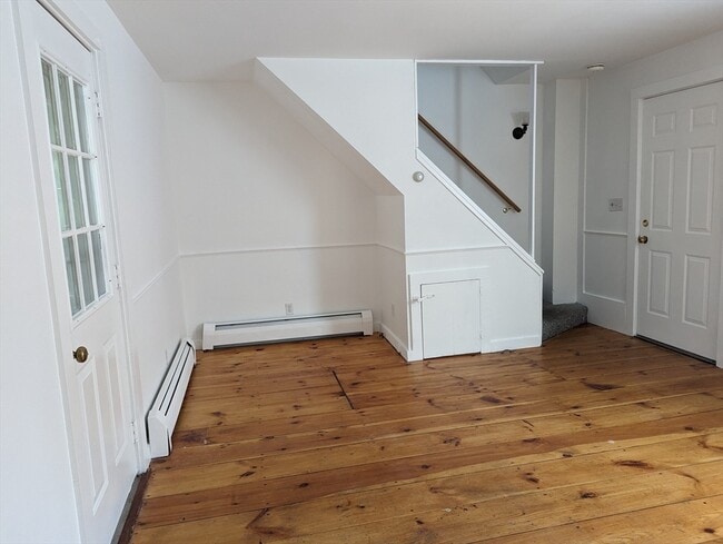 Building Photo - 8 1/2-82 Russia St