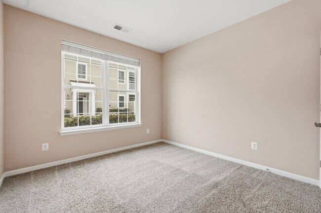 Building Photo - Welcome to your new home at The Villas at Eastgate!