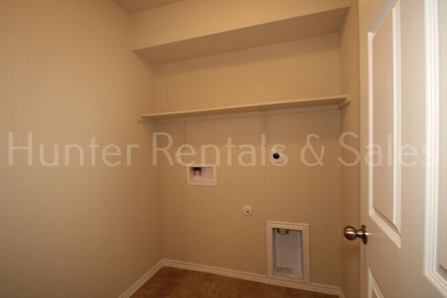 Building Photo - Classic Charm Meets Modern Comfort