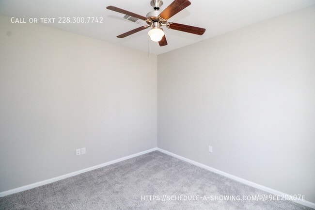 Building Photo - 511 Olive Branch Way