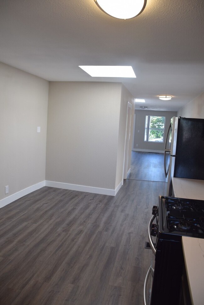 Building Photo - DOWNING3012