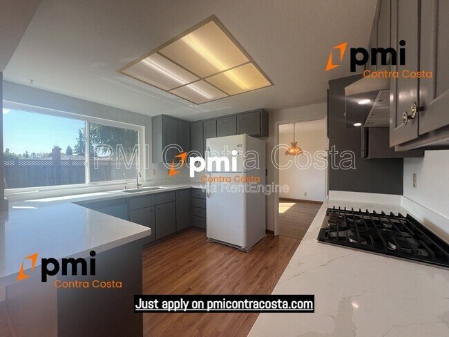 Building Photo - 2850 St Denis Dr