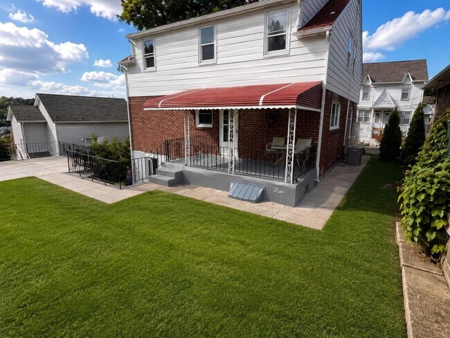 Building Photo - 285 Stover Ave