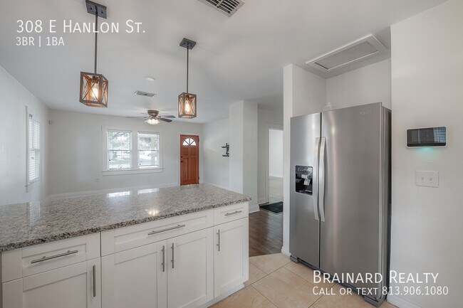 Building Photo - 308 E Hanlon St