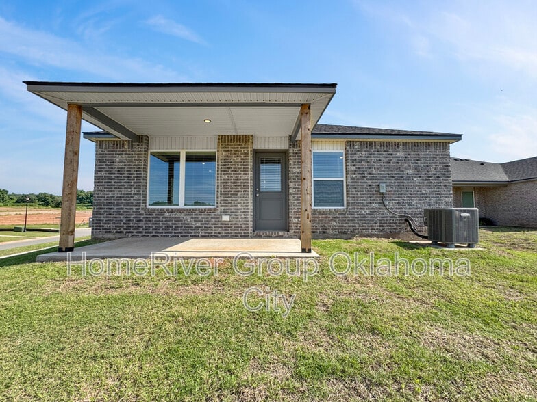 Building Photo - 6116 Holm Oak Rd