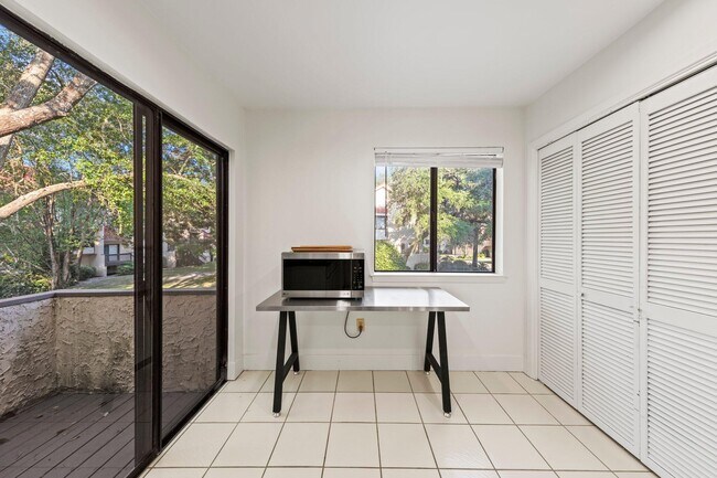 Building Photo - 75 Marina Cove Dr