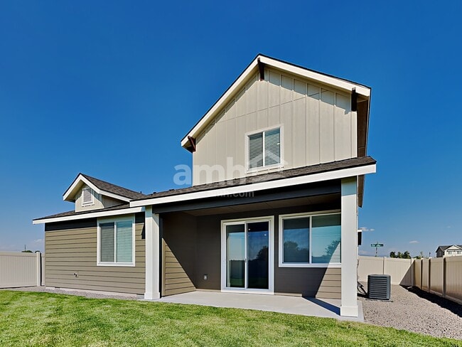 Building Photo - 1423 N Barkvine Ave
