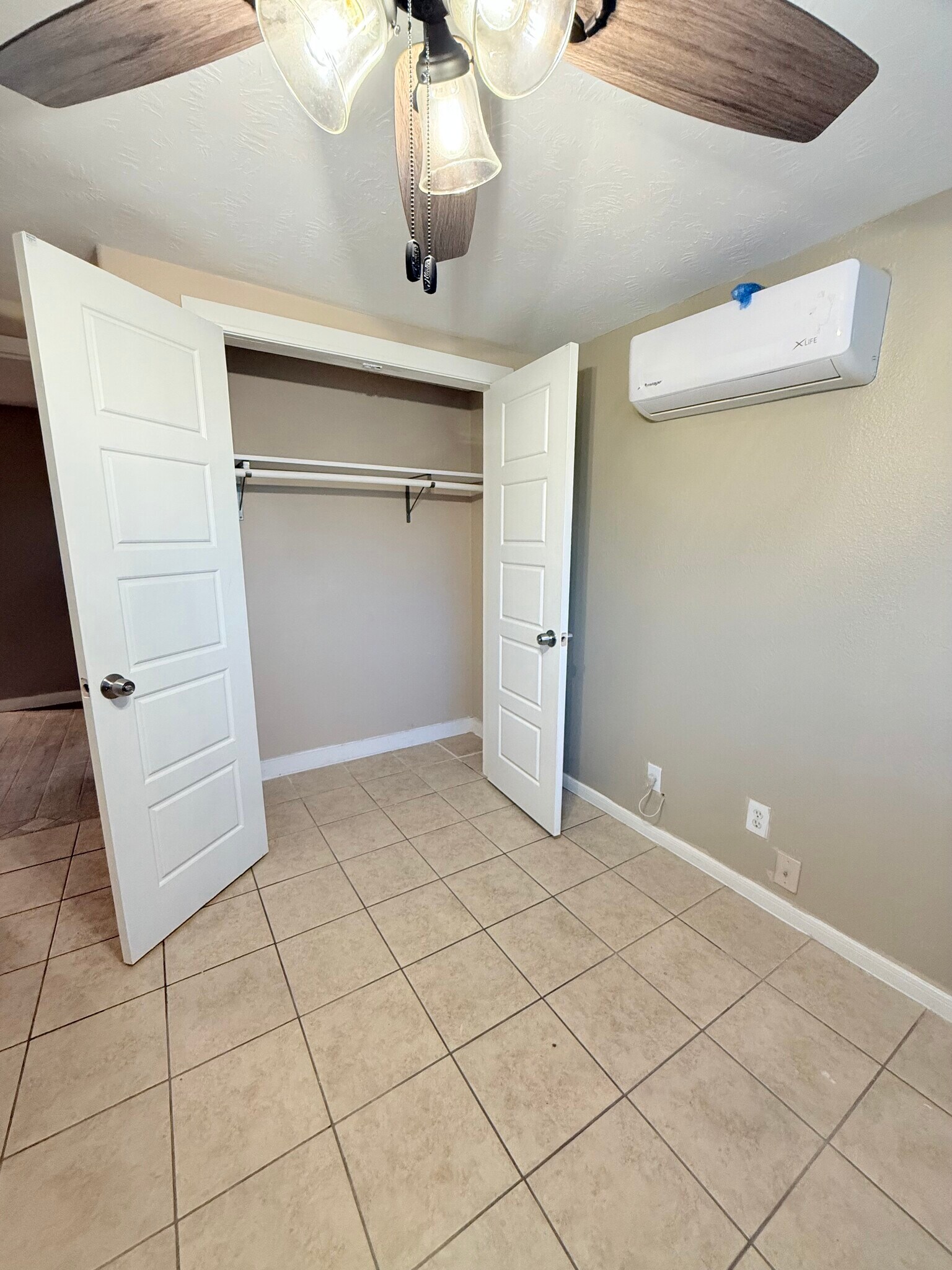 Building Photo - 128 Weisenberger Dr