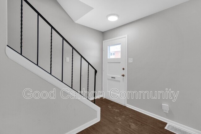 Building Photo - 15 Janice St