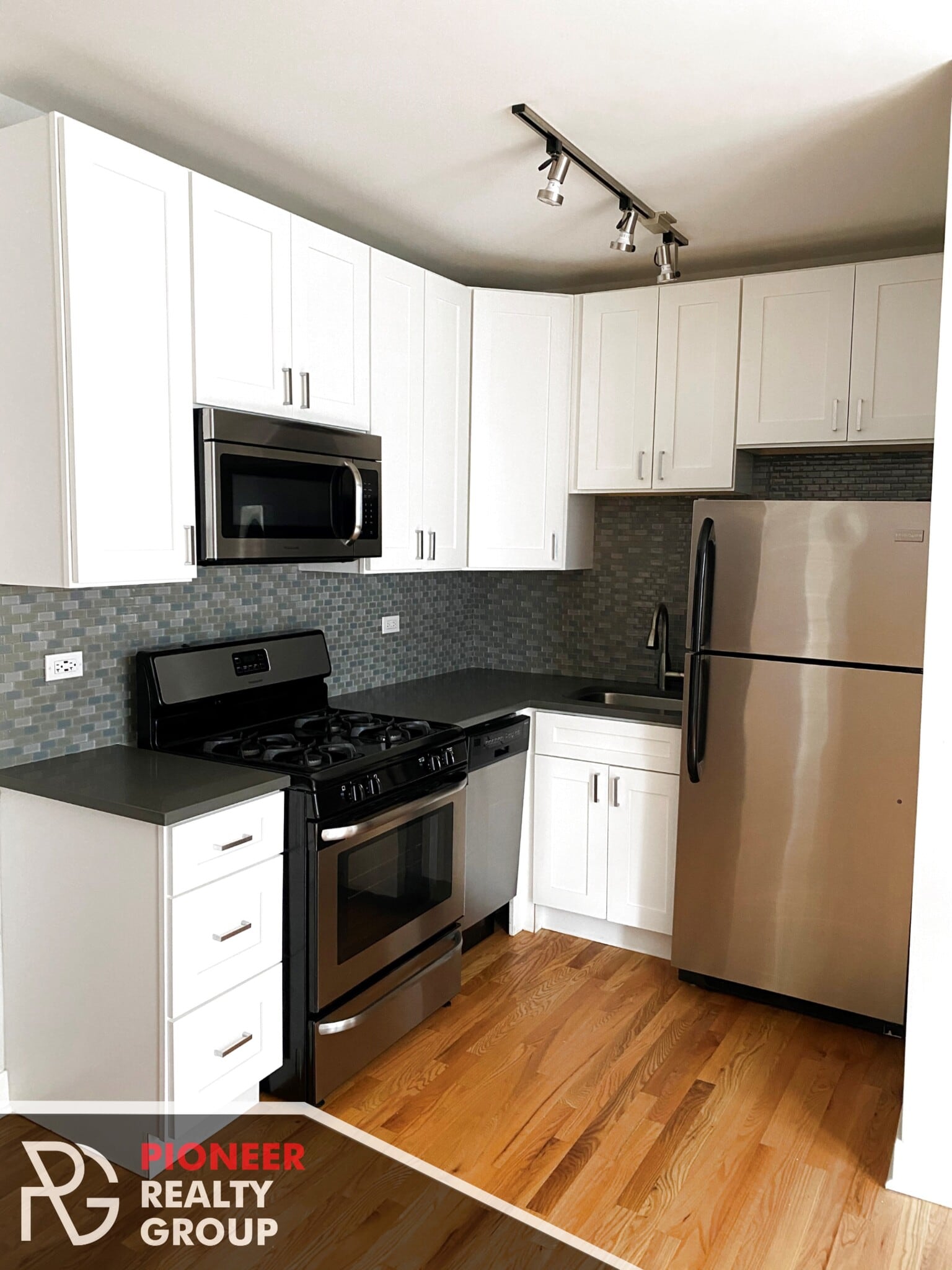 Building Photo - 2423 N Kedzie Blvd