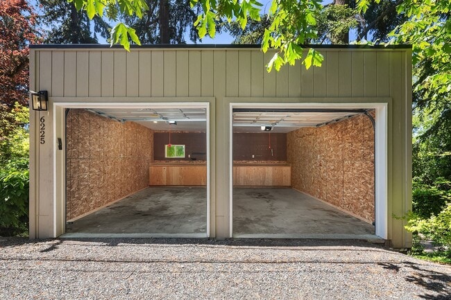 Building Photo - 3bd/3.5ba Mercer Island Home