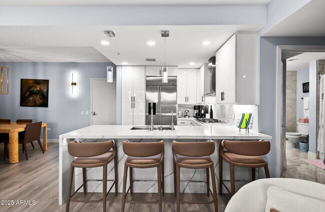 Building Photo - 7167 E Rancho Vista Dr