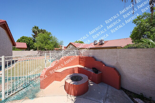 Building Photo - 4150 W Kent Dr