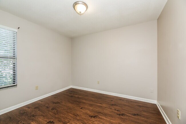 Building Photo - 641 Charles Pinckney St