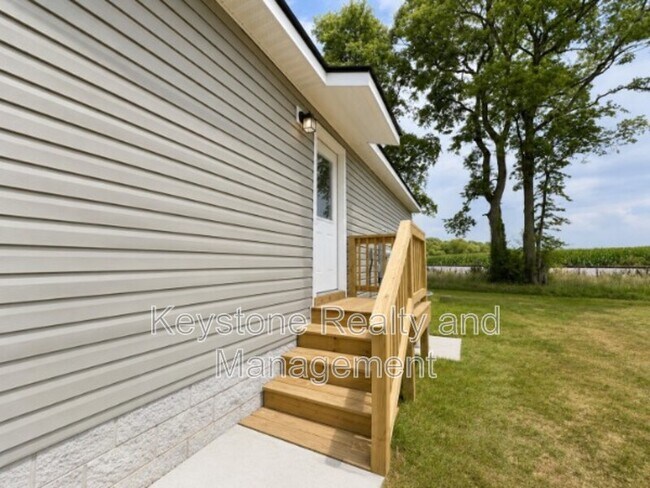 Building Photo - 157 Mace Ln