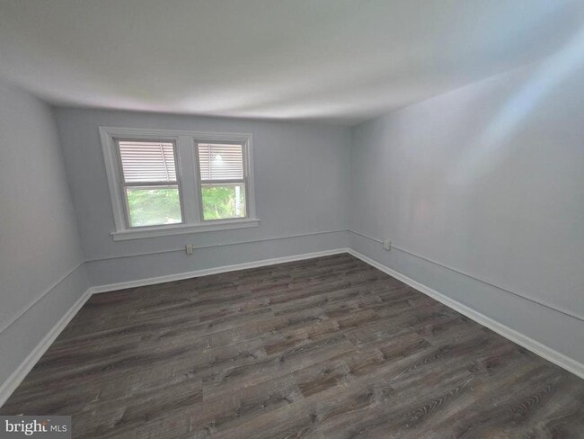 Building Photo - 714 Roebling Ave