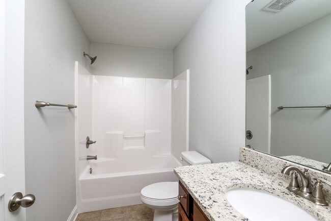 Guest Full Bath - 321 Halton Crossing Dr SW
