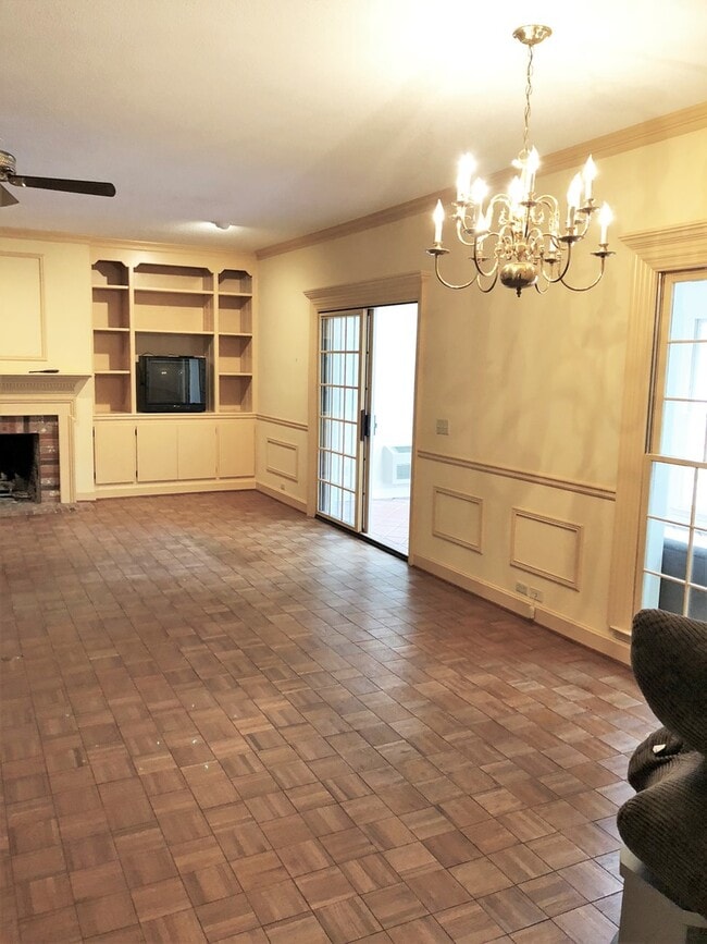 Building Photo - 706 Gentilly Rd