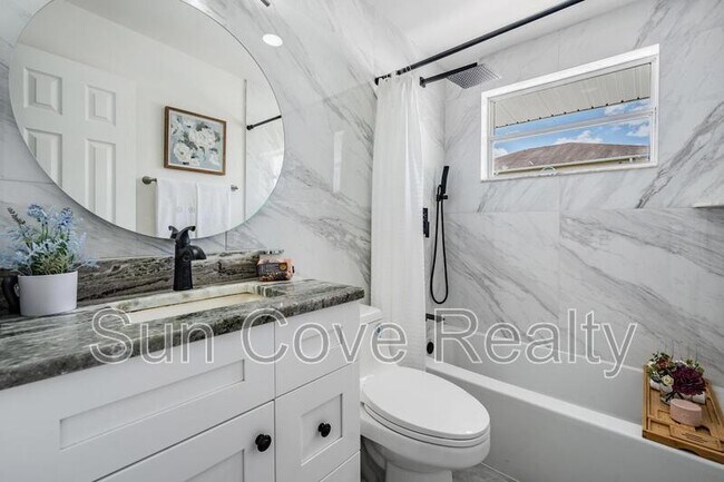 Building Photo - 13806 San Juan Ave