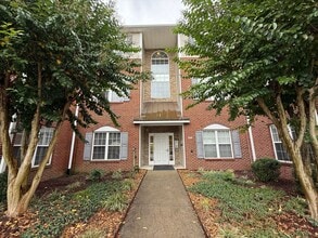 Building Photo - 6941 Hanesbrook Cir