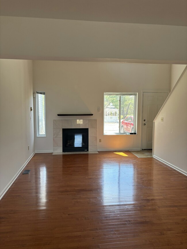 Primary Photo - 103 Glen Combe Cir