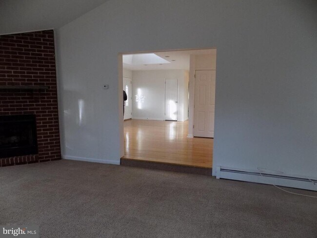 Building Photo - 3168 Middle Creek Rd