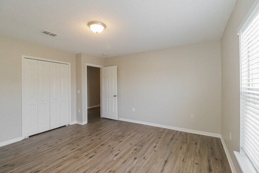 Building Photo - 30200 Double Dr