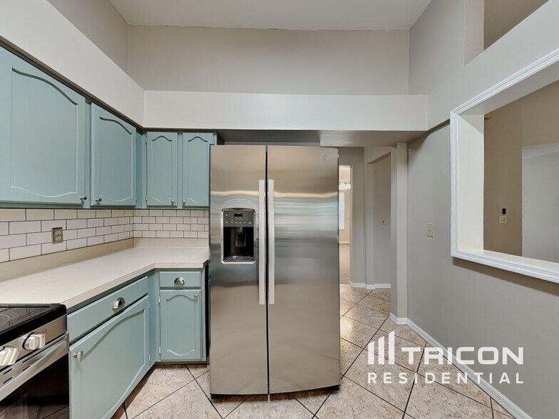 Building Photo - 809 Silversmith Cir